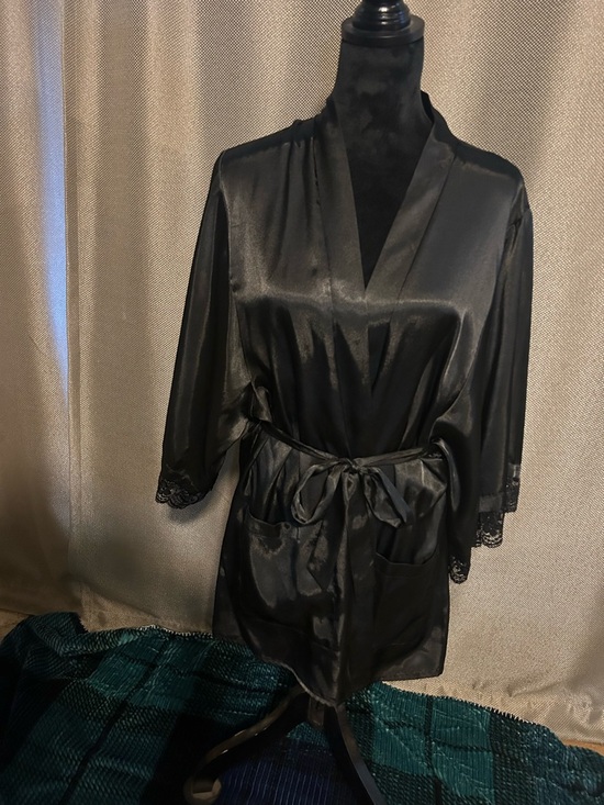 Other - Satin Lace-Trim Robe - Black